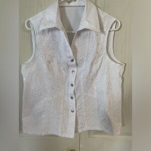 White Western Shirt Woman’s sleeveless Button Up Front